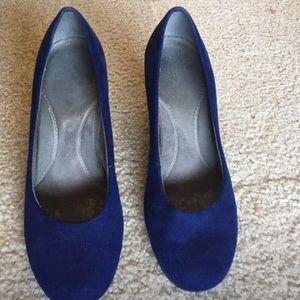 Blue aerosole wedges